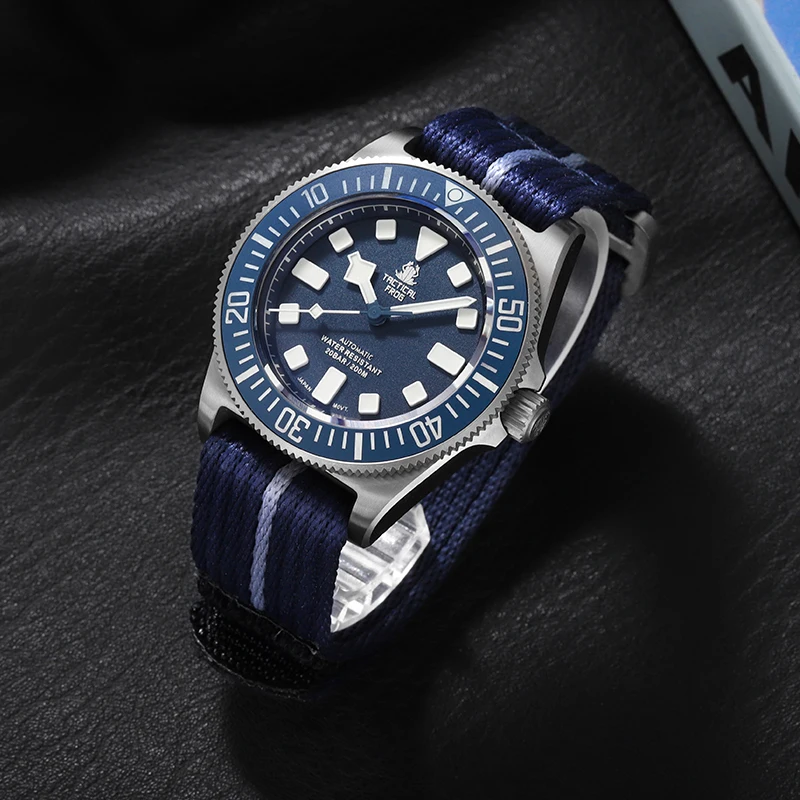 Reloj táctico de titanio de ra - Automatic Dive Watch 200M Nh35 Movement reseña y precio