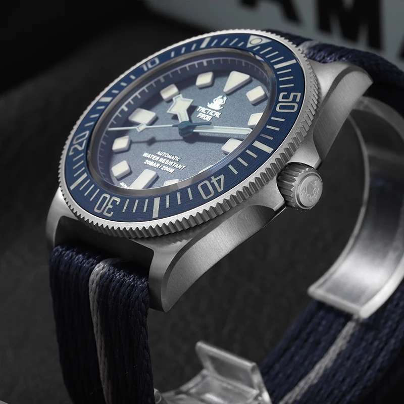 Reloj táctico de titanio de ra - Automatic Dive Watch 200M Nh35 Movement reseña y precio